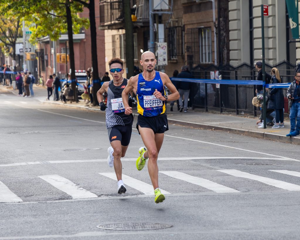 Hendrik Pfeiffer running TCS Marathon NYC 2023. Professional athlete Canon R6MarkII
