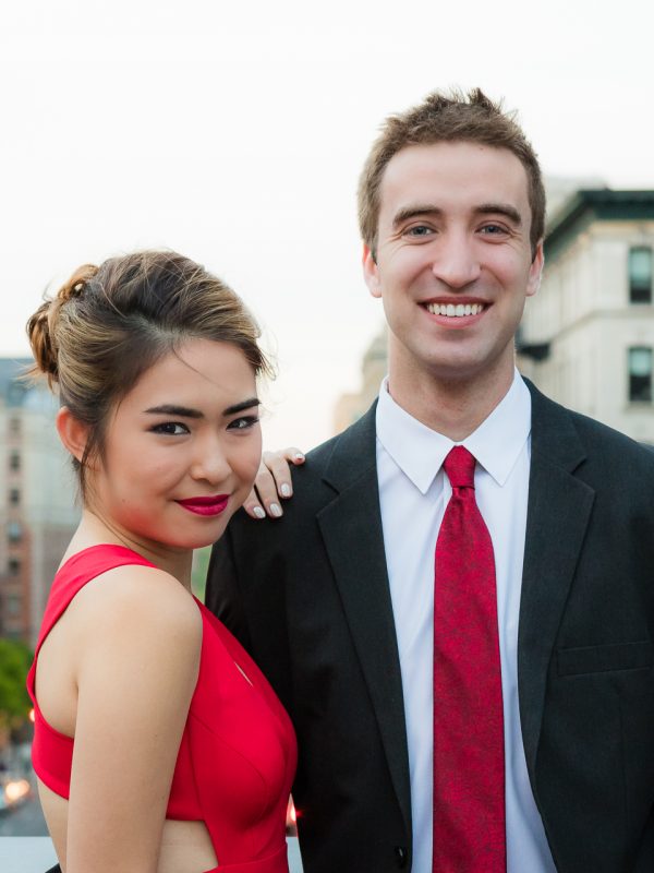 couples portrait photo shoot in NYC, engagement photogrpahy, young attractive people